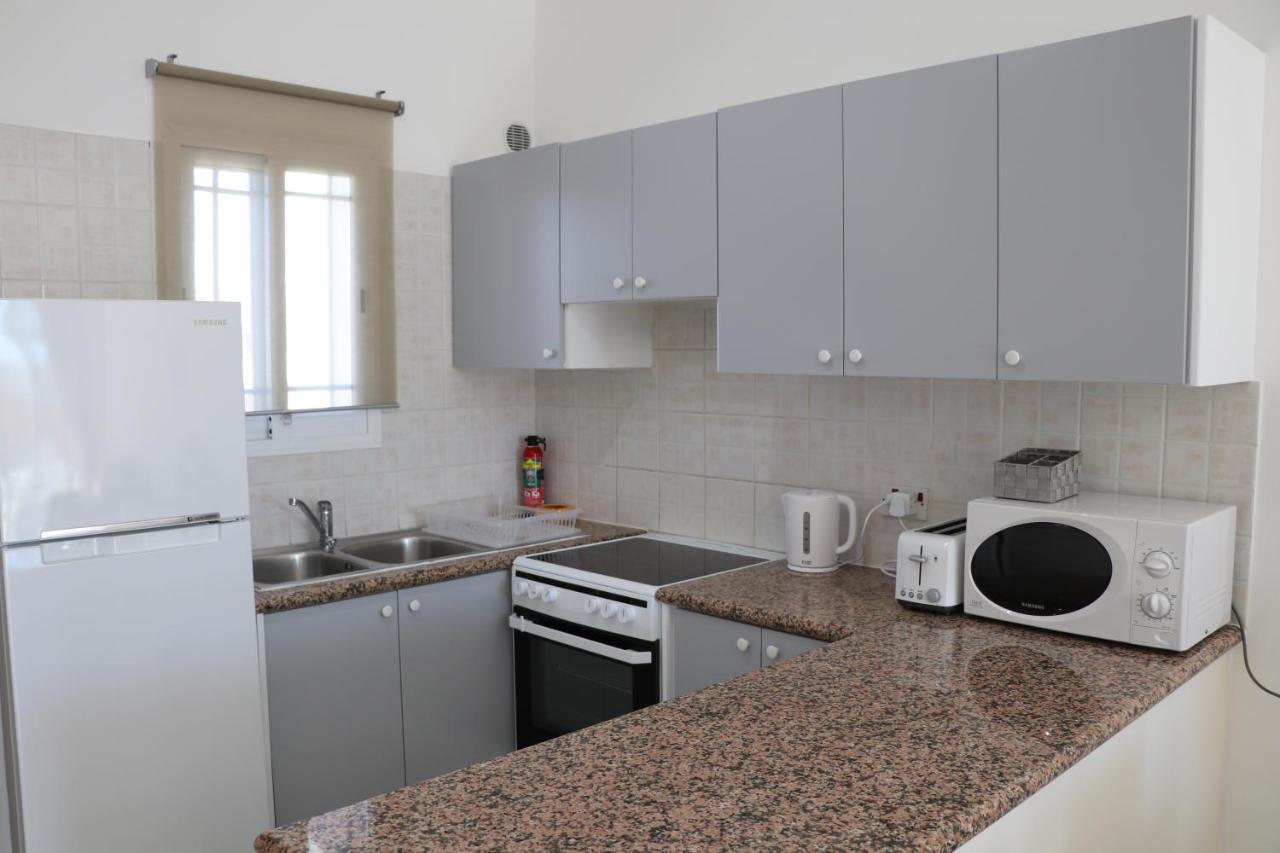 Cyking 2 Bed Apartment With Pool & 10 Min To Beach Paphos Buitenkant foto