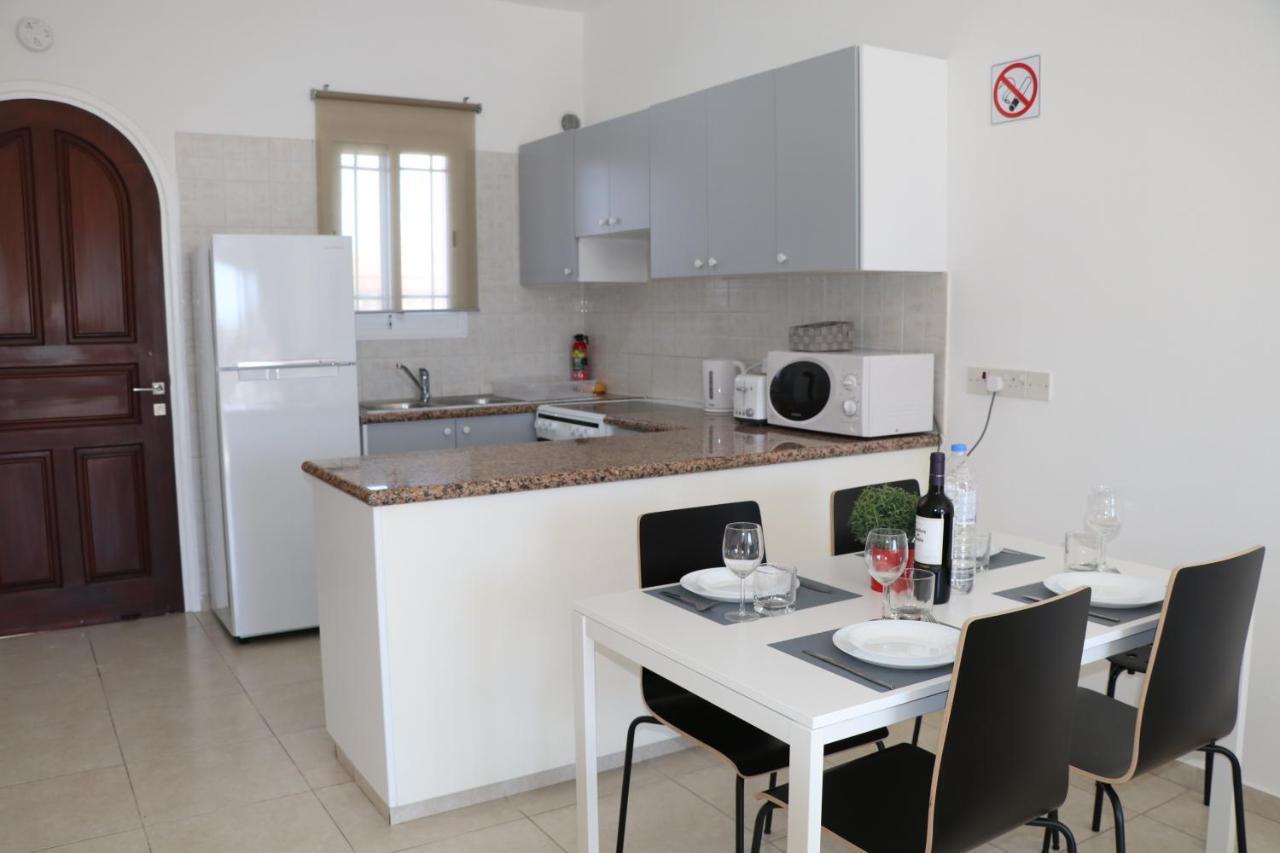 Cyking 2 Bed Apartment With Pool & 10 Min To Beach Paphos Buitenkant foto